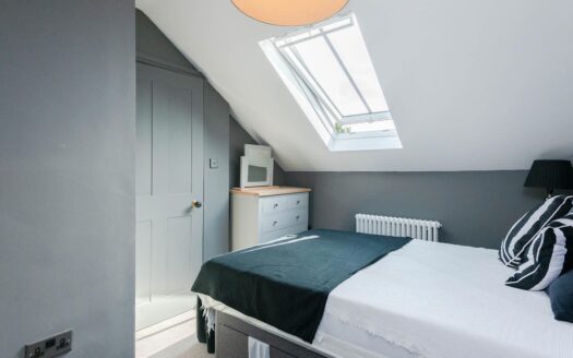 82 Henry Road (The Limes)